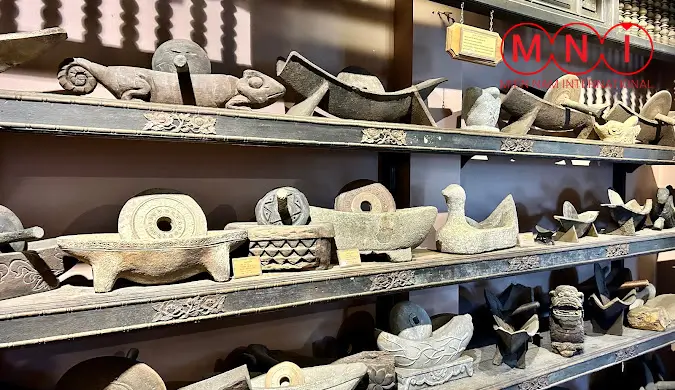 Dụng cụ chế biến thuốc y học cổ truyền được trưng bày tại bảo tàng y học cổ truyền việt nam