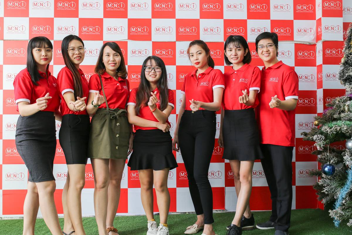 Đội ngũ tư vấn MNI GROUP hỗ trợ hồ sơ chứng chỉ sư phạm dạy nghề trang điểm