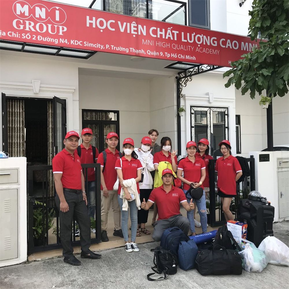 hoc vien bao mau thuc hanh Học viên và đội ngũ MNI GROUP tại Học viện chất lượng cao MNI